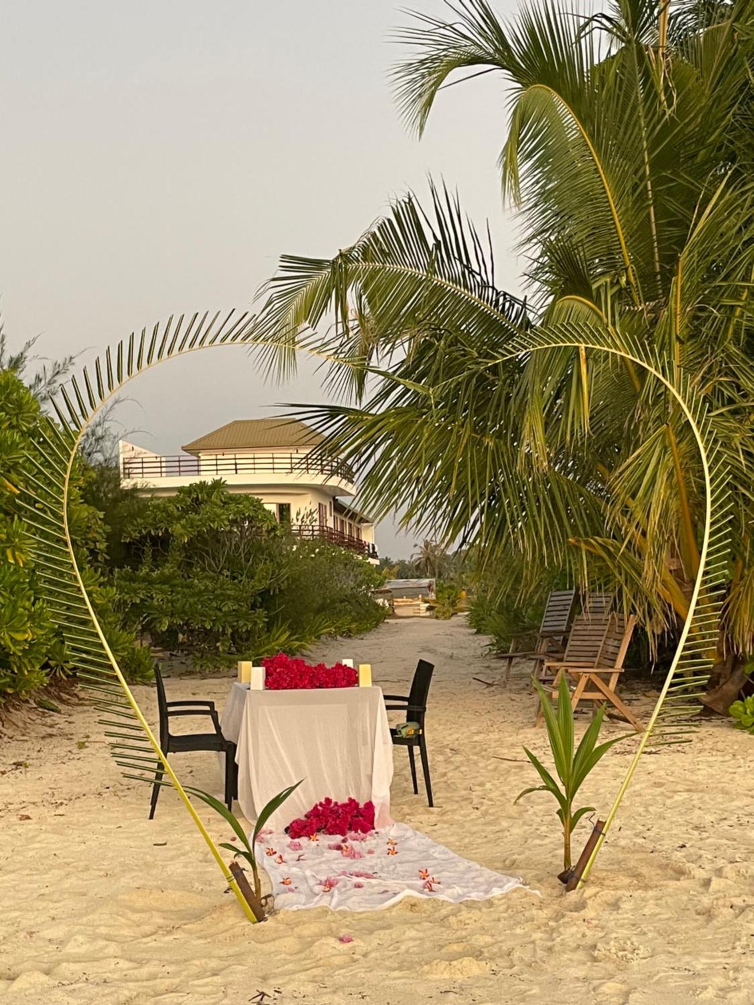 Olive Goidhoo Hotel Buitenkant foto
