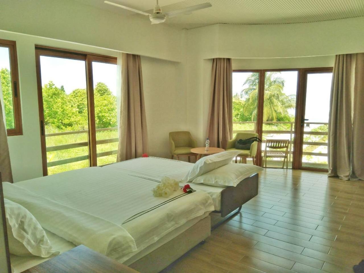 Olive Goidhoo Hotel Buitenkant foto