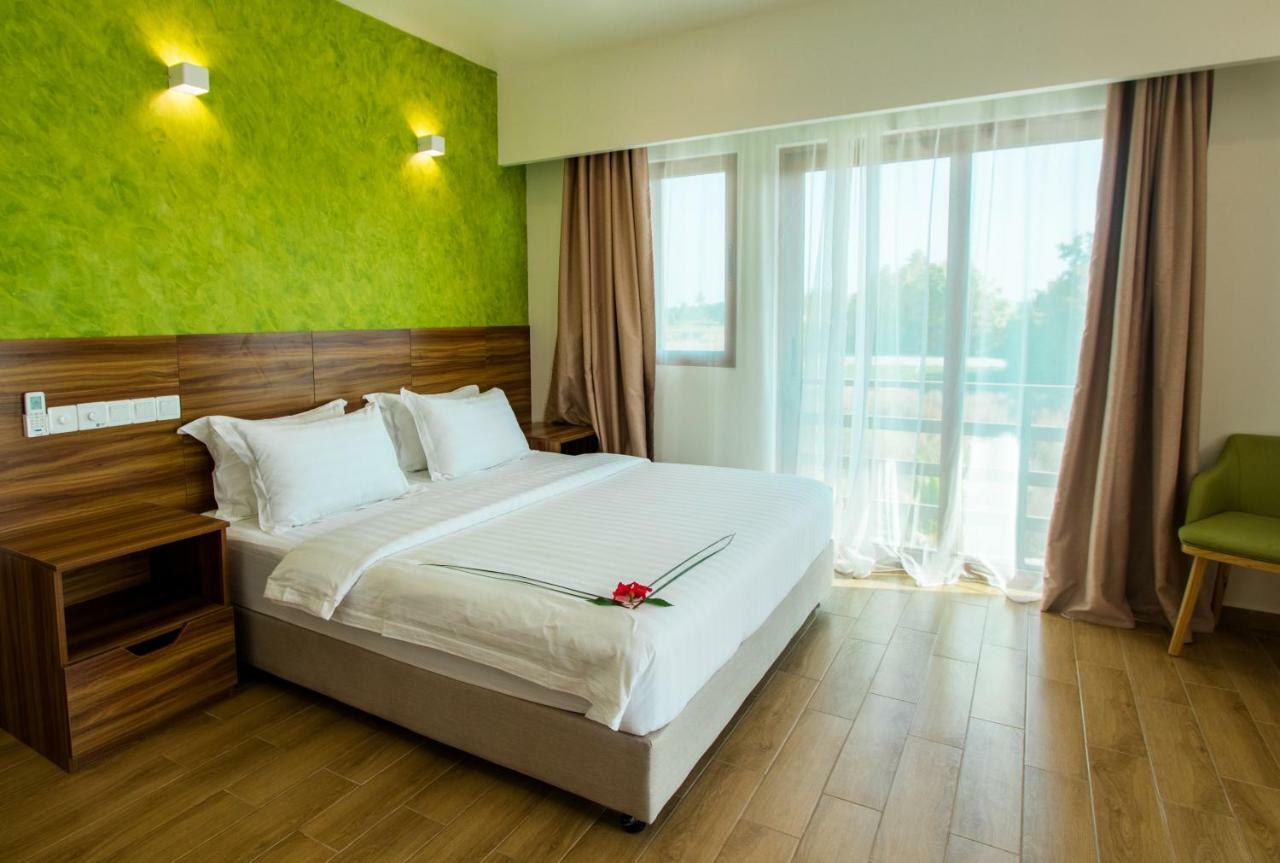 Olive Goidhoo Hotel Buitenkant foto